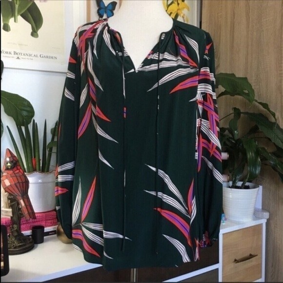 DIANE von Furstenberg Silk Blouse 2 - Picture 3 of 8
